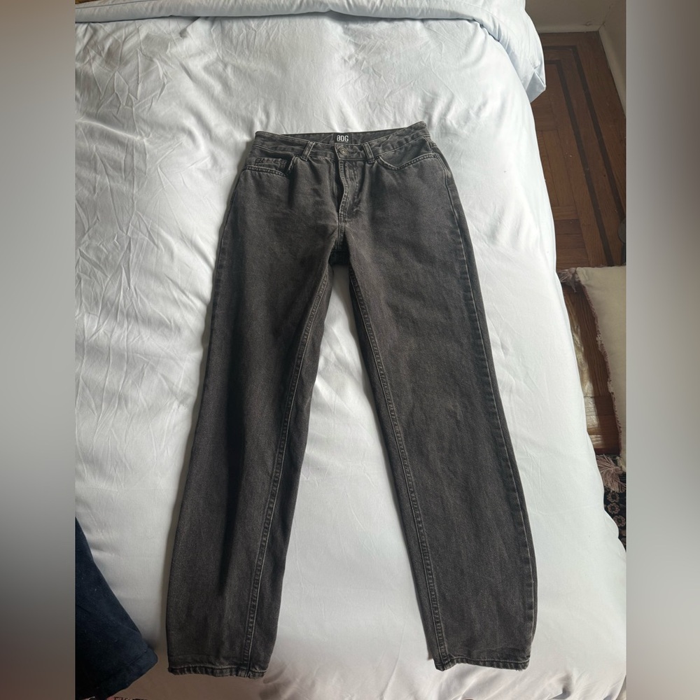 BDG MOM HIGH RISE JEANS